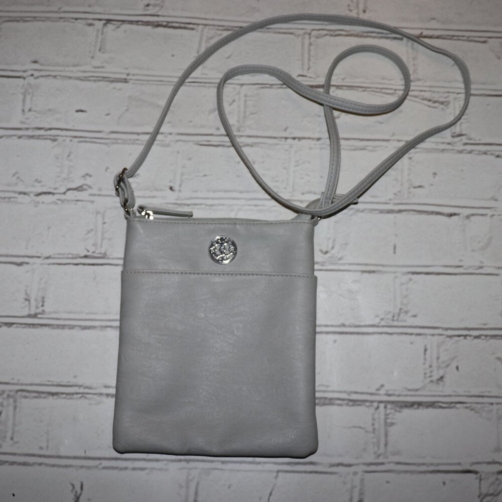 🌫️ Light Gray Crossbody Purse · 8" x 6.5" · Sleek & Minimalist